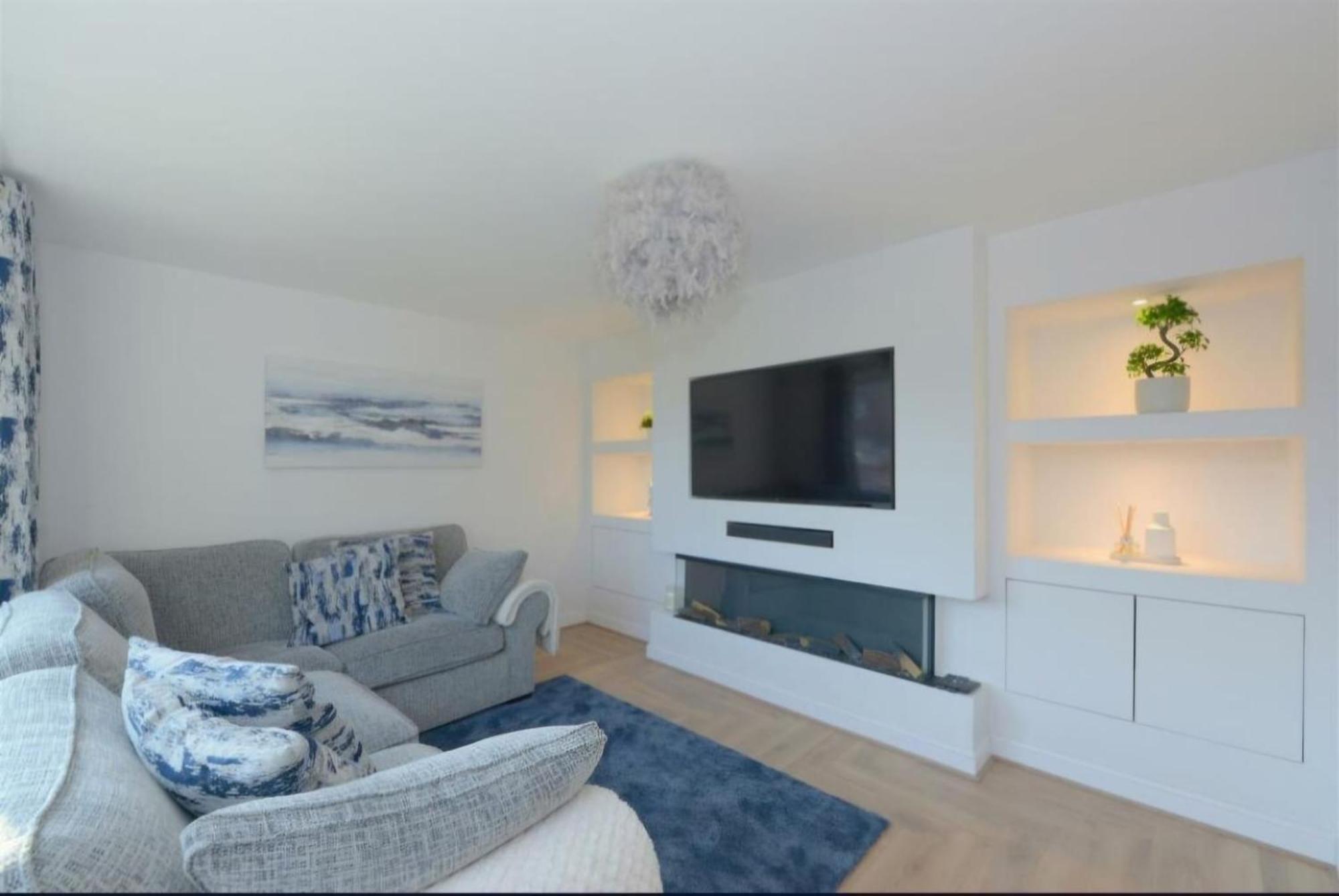 Modern 3 Bedroom Property With Free Driveway Parking By Shire Stays Шрусбері Екстер'єр фото